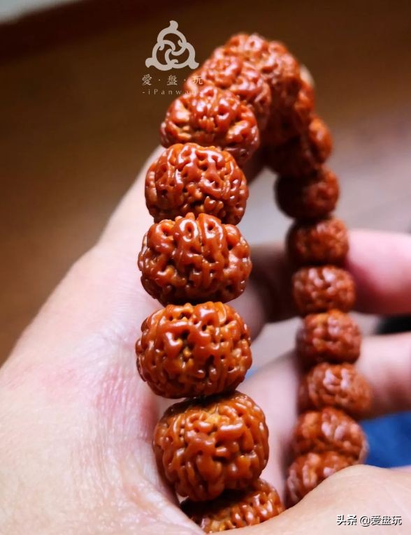 滴血莲花菩提盘玩前后对比效果图,21颗菩提手串盘玩