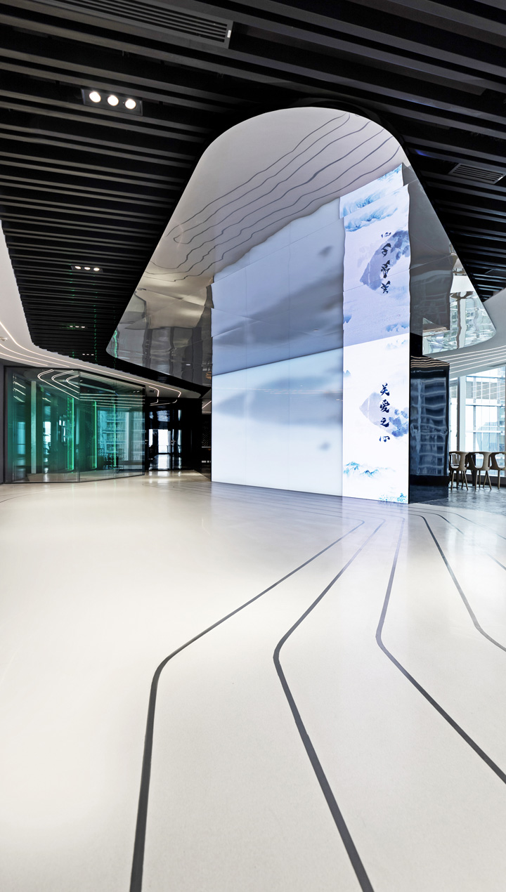 现代与传统波斯顿科学成都办公与培训中心设计欣赏