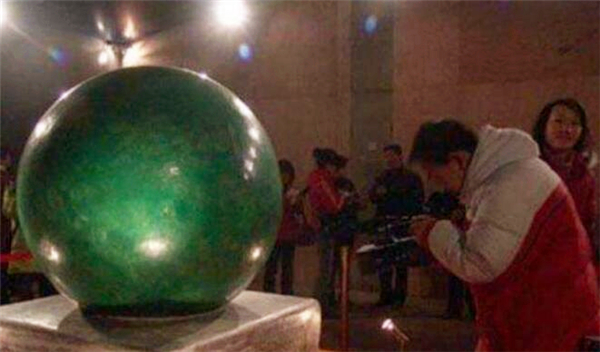 挖矿发现巨无霸夜明珠,废矿挖出夜明珠