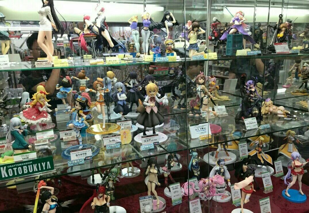 单反穷三代，手办毁一生