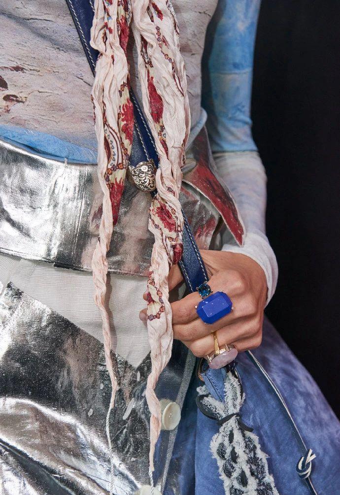 谁告诉你，Acne只是一个爆款“潮牌”？