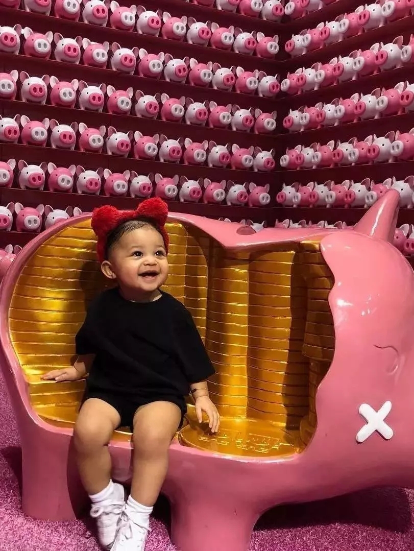 王诗龄戴的珠宝,王诗龄戴卡地亚手镯多少钱