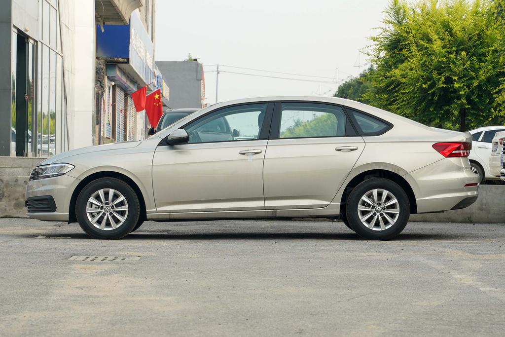 销量又稳了静态体验新款大众朗逸,大众2018款朗逸优劣势