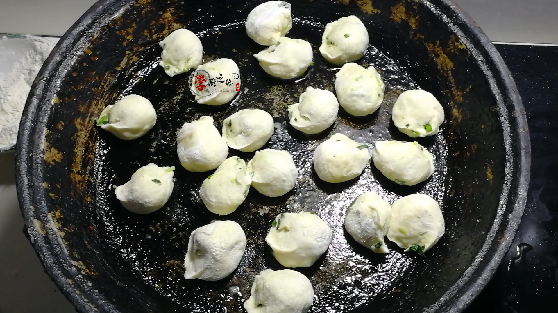 水煎包顶部不太熟怎么办,水煎包底子怎么不黄