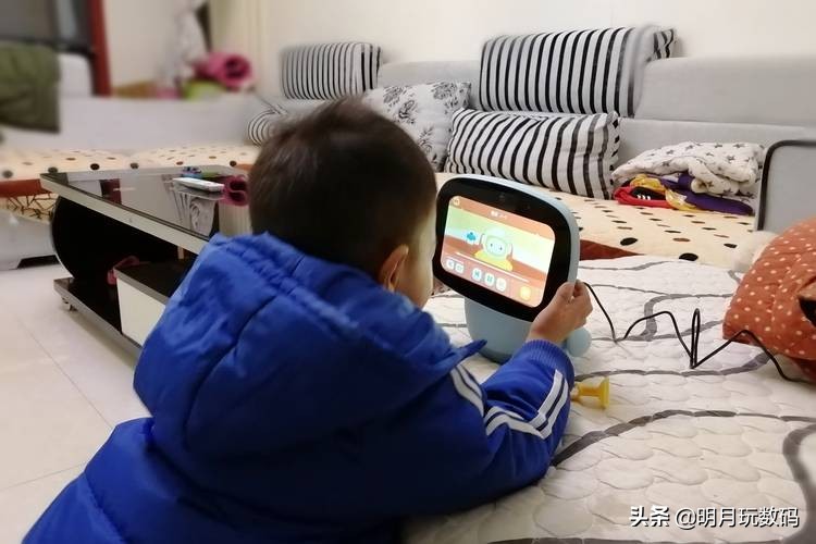 陪伴机器人儿童学习,ai早教学习机器人哪个好用