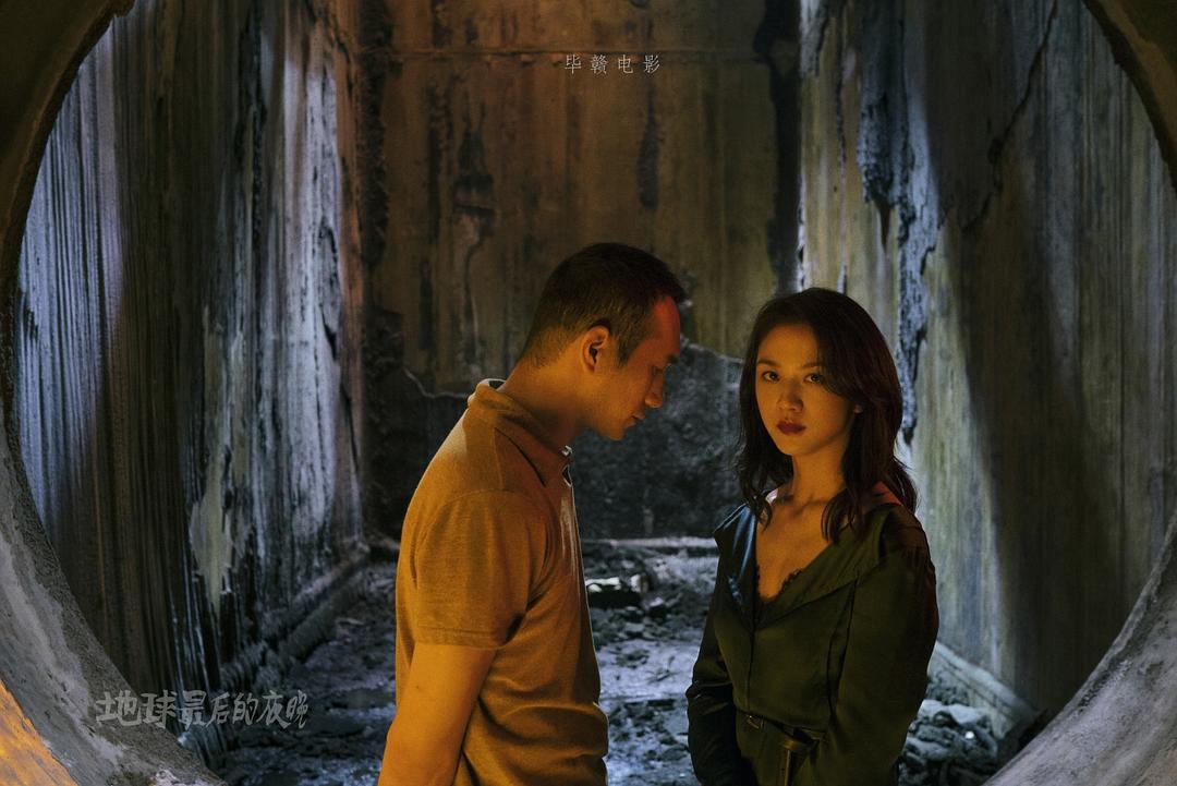 被举报*票刷**、票房跌95%、口碑崩坏，《地球》为何从爆红到暴冷？