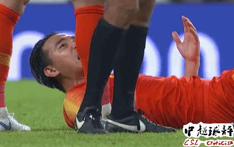 冯潇霆红牌,泰国队犯规