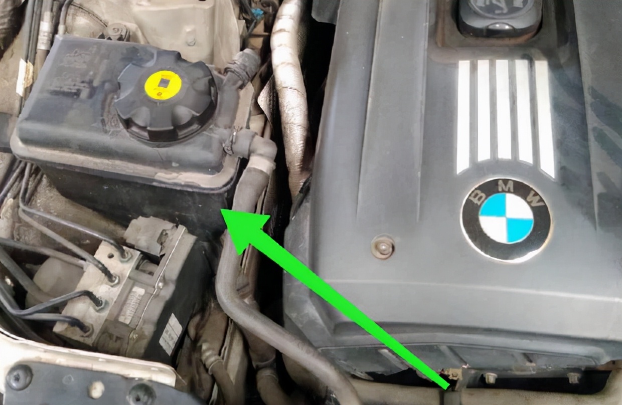 为啥汽车防冻液管那么热,为什么汽车防冻液会损耗