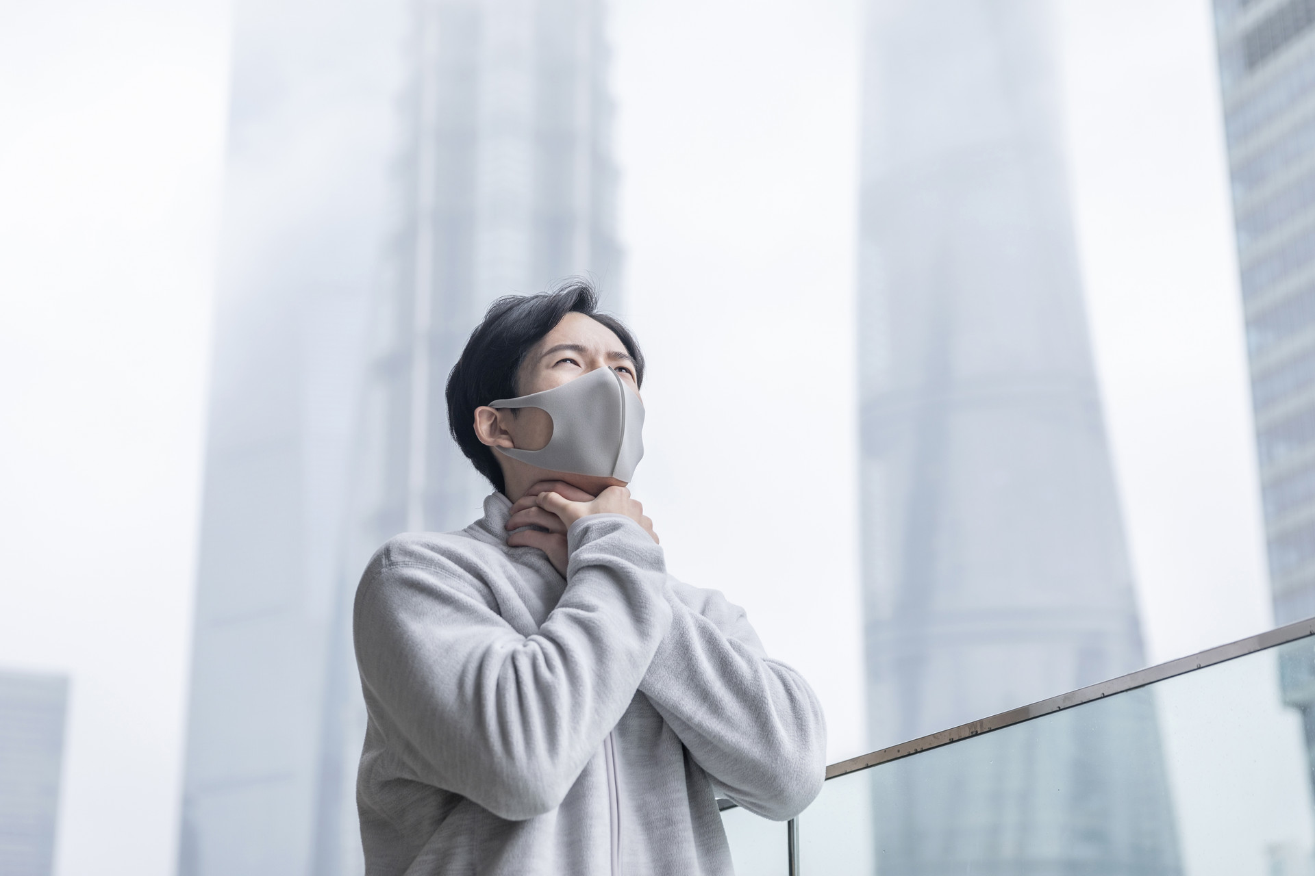 嗓子疼有黄色脓痰吃什么药效果好,嗓子疼有痰咳不出来