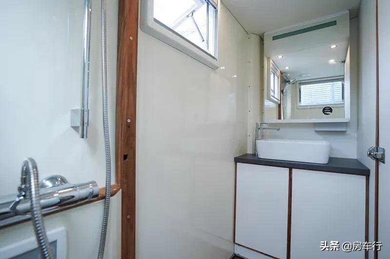 旅美速腾福特3.5t四驱b型房车,2024款福特t8b型房车四驱