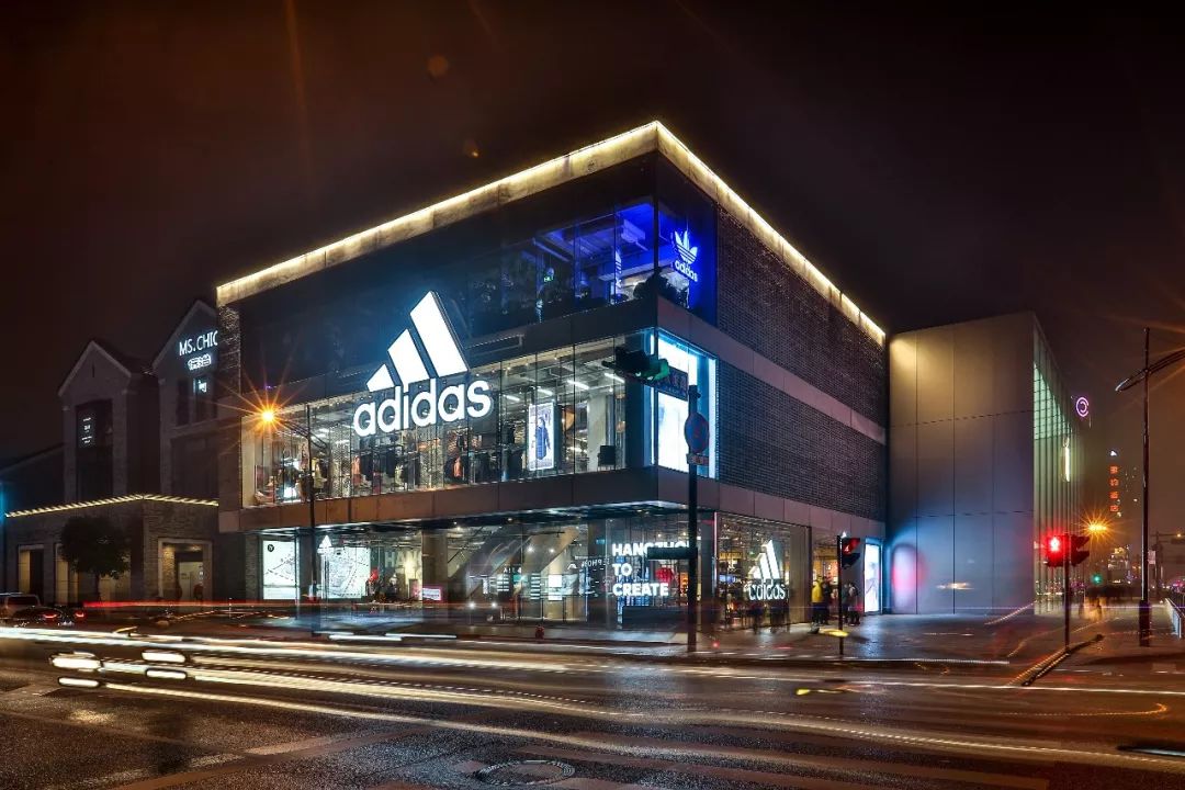 湖滨银泰in77每日客流量,杭州湖滨银泰in77销售额