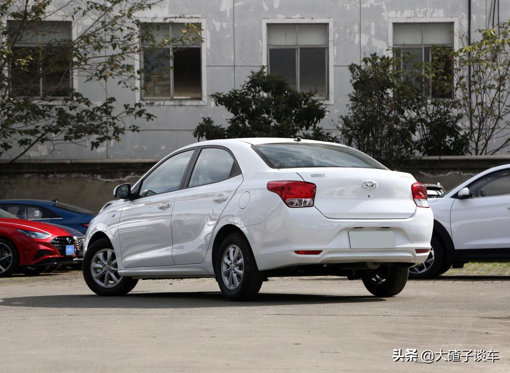 新款现代瑞纳车怎么样,小三厢省油经济实惠家用车