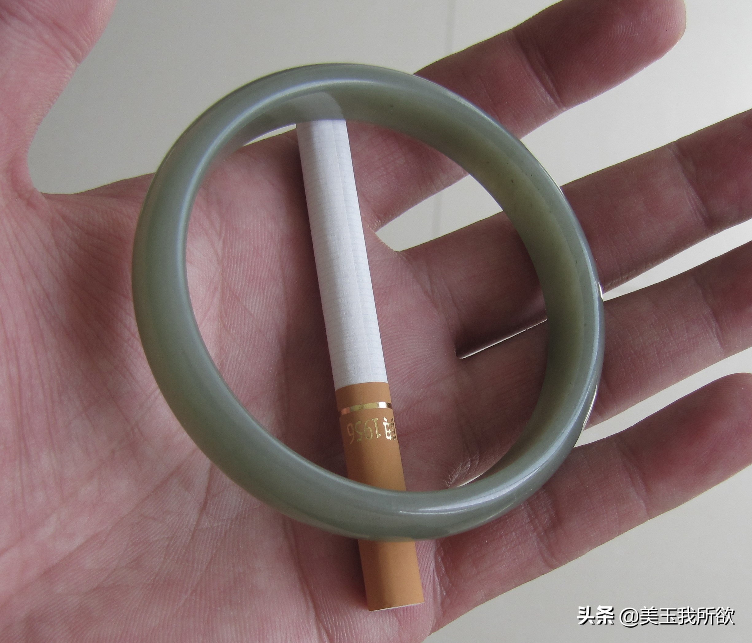 和田玉碧玉多色的手镯图片,和田玉手镯青玉图片