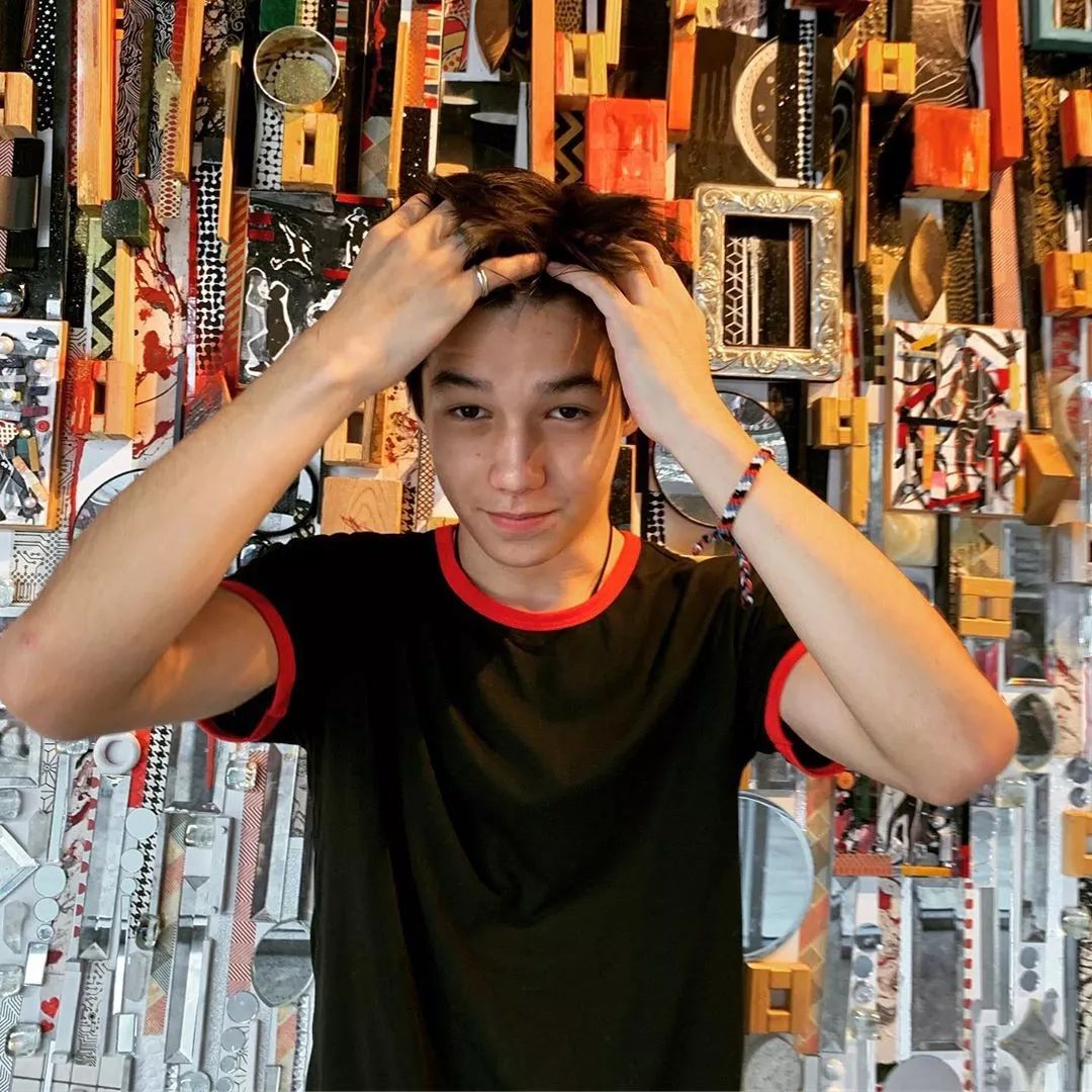 韩国混血网红emily,韩国网红韩国帅哥