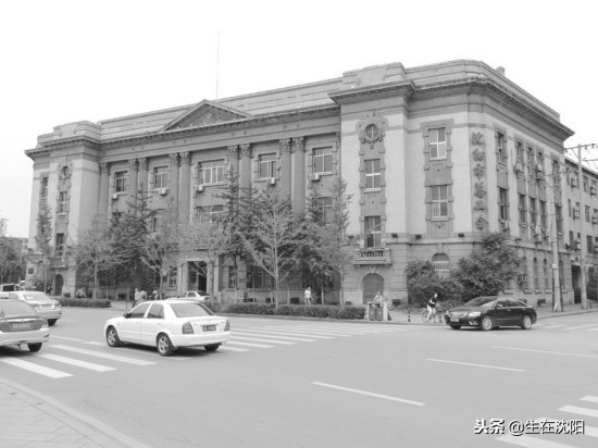 大连中山广场老建筑群讲解,中山广场各个建筑的介绍