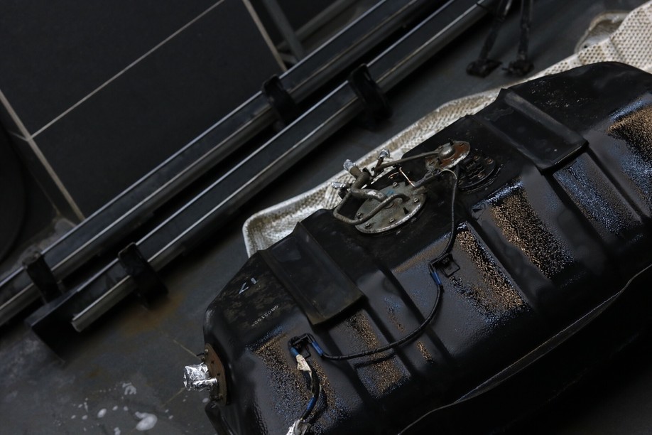 怪兽修车:修复一辆09款中东版丰田霸道,最终旧车变新车