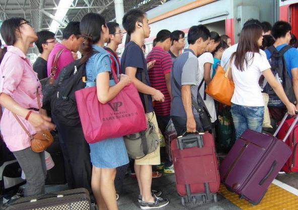 大专生能不能享受火车学生票优惠,大学生坐火车买车票是半价吗