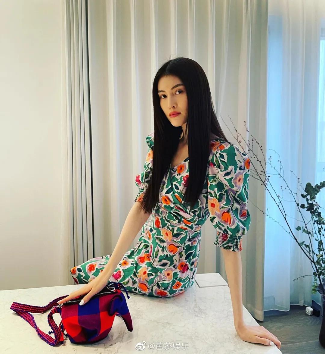 最火的泡泡袖上衣穿搭秋冬,夏天泡泡袖设计感小众上衣