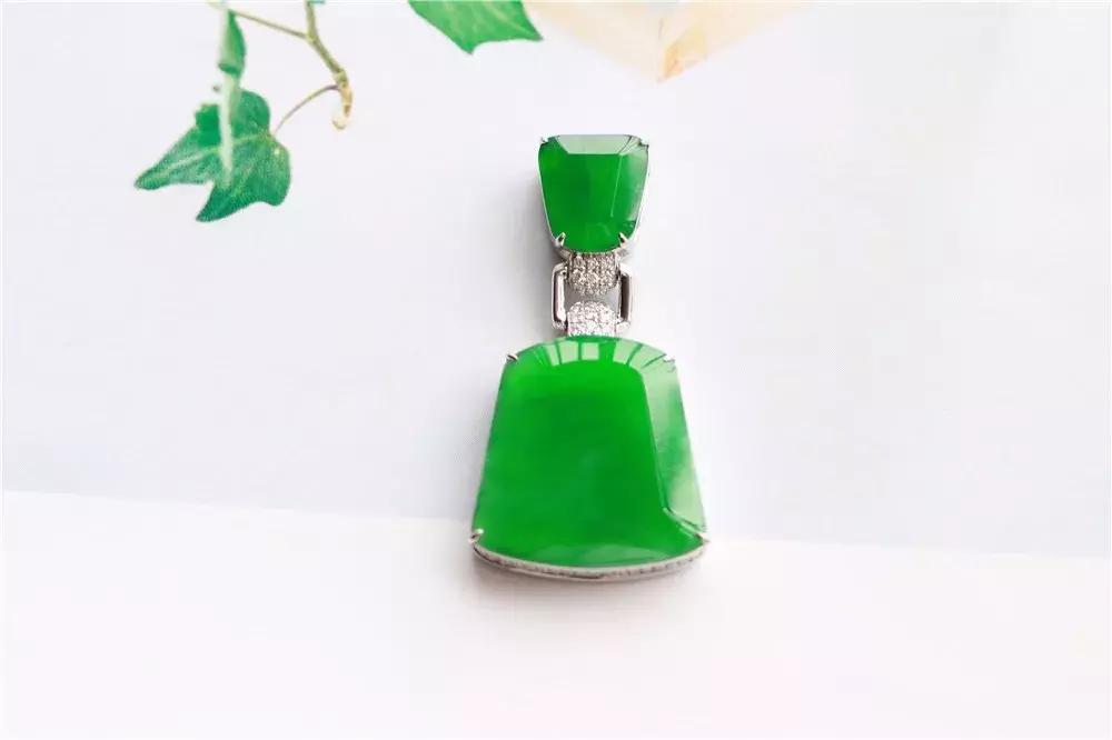 b货翡翠卖高价,为什么b货翡翠卖得很好