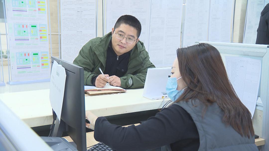 本市大力推动政务服务一网通办,政务服务一网通办百姓办事更方便