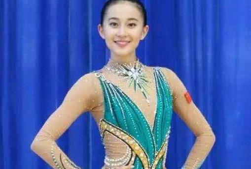 中国体操的3位女神，有人因“挺胸”照走红，有人巅峰期退役