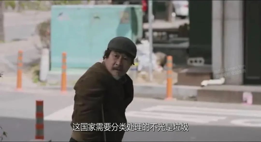 韩影真敢拍！这部《老妇人》，拍出了老人遭性侵后，世人的冷漠