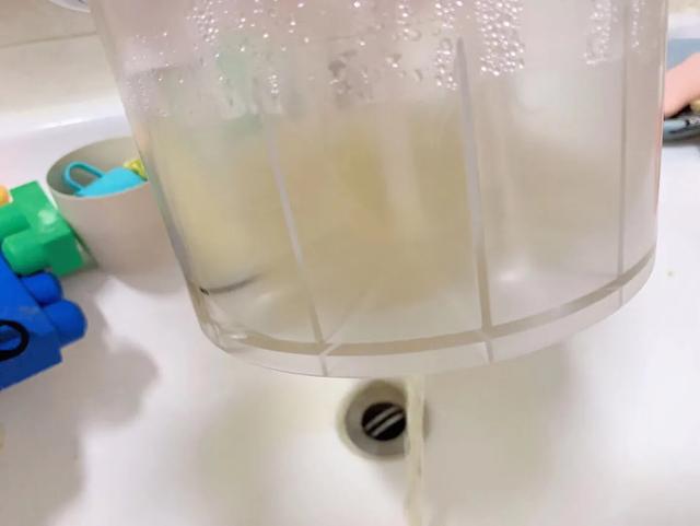 新买的女裤怎么清洗,洗休闲裤的正确方法