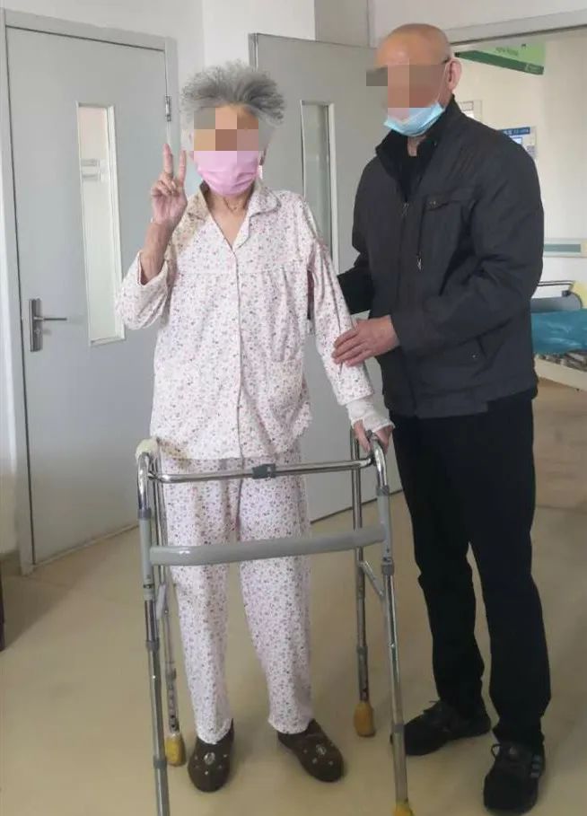 国内全髋关节置换最好的医生,微创全髋关节置换手术与传统置换