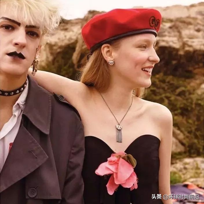 适合冬季脸大显脸小的帽子 (大圆脸适合什么帽子秋冬)