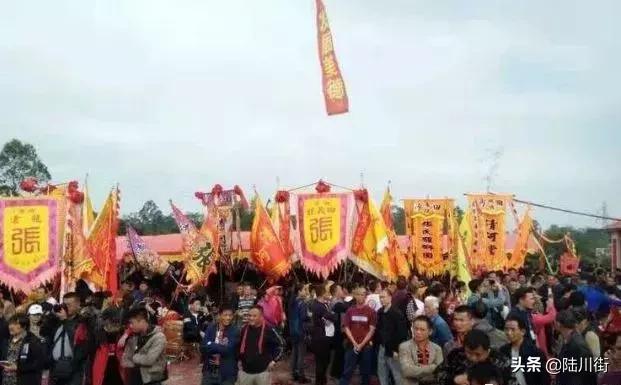 玉林祠堂落成庆典,博白东平刘氏万人祭祖聚集舞狮