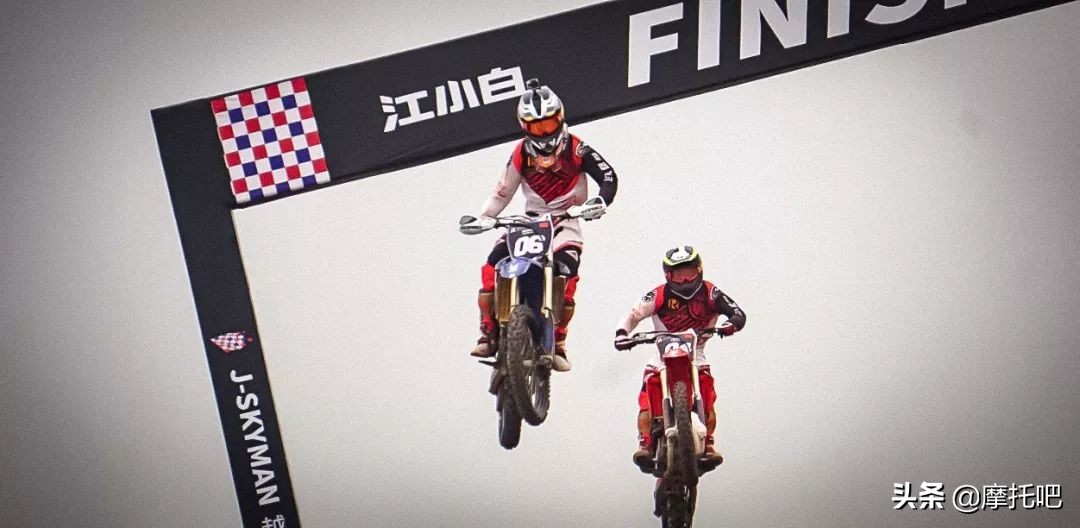 这摩托真好喝。。。不对....这酒真好骑！