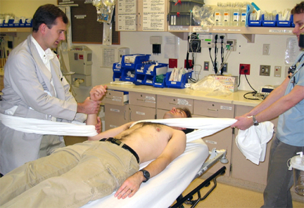 骨科脱臼恢复手法视频,肩膀脱臼复位视频成人