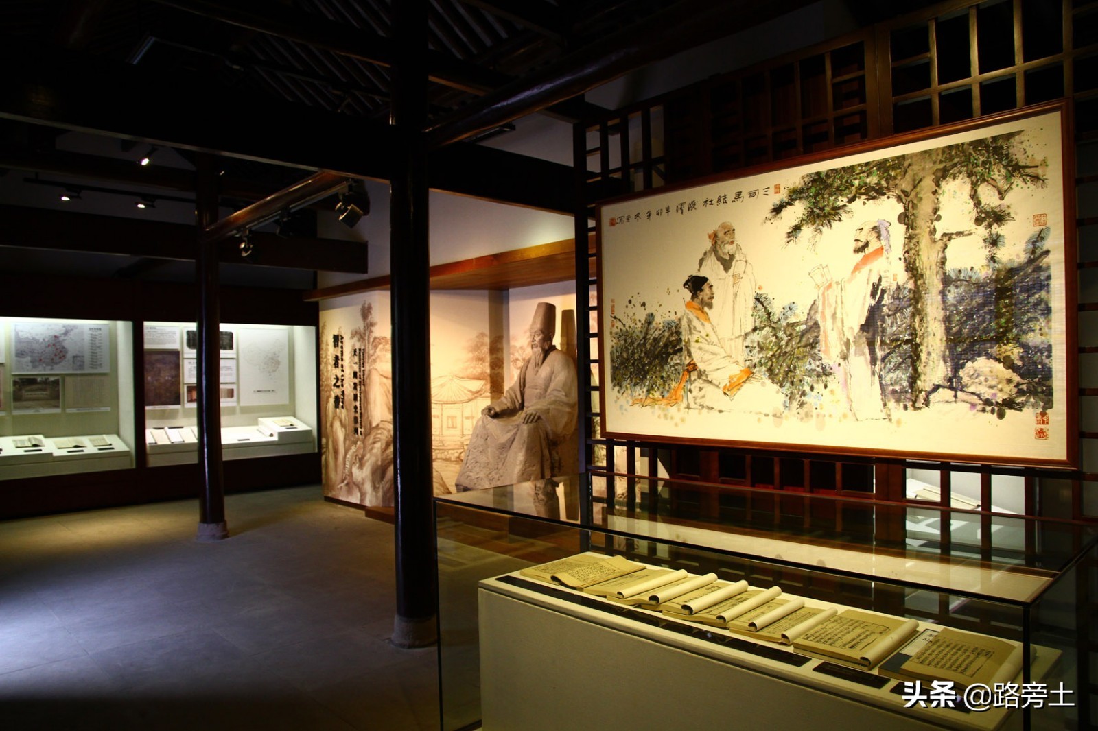 天一阁藏书为什么能在战火中保存,天一阁的藏书在哪里