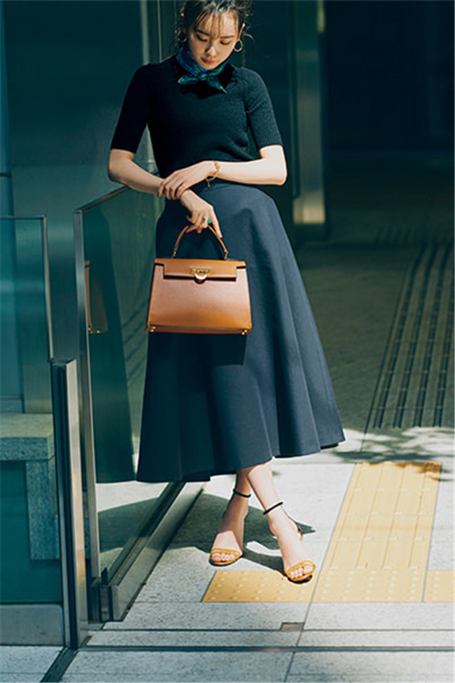 你缺的不是一件衣服而是气质,你缺的不是衣服而是一件品牌