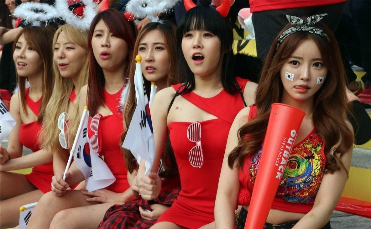 巴西最顶级桑巴舞女郎,巴西女球迷跳桑巴舞