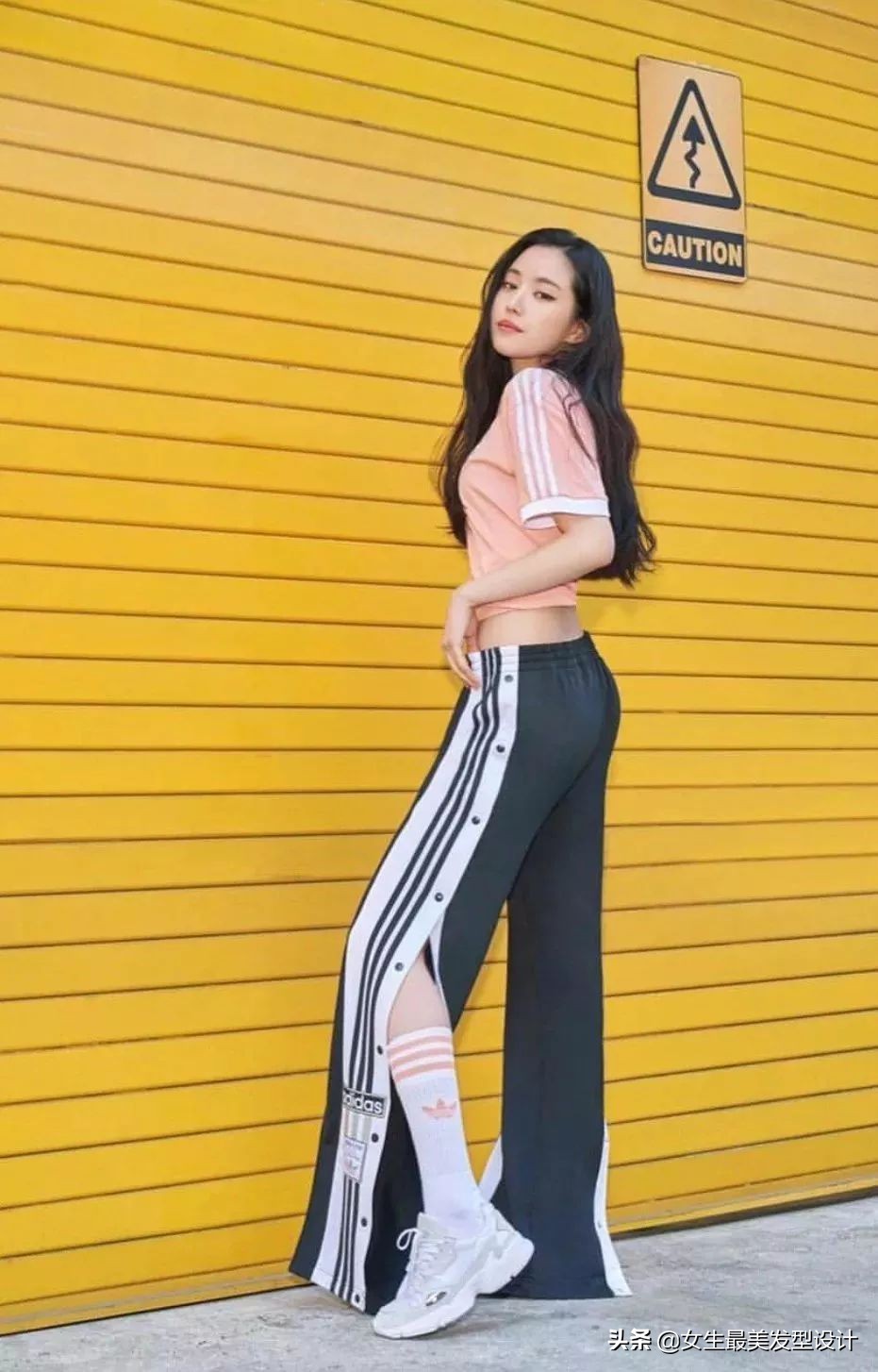 火遍全球的34套夏季时髦搭配示范，今年再不穿就真的落伍了