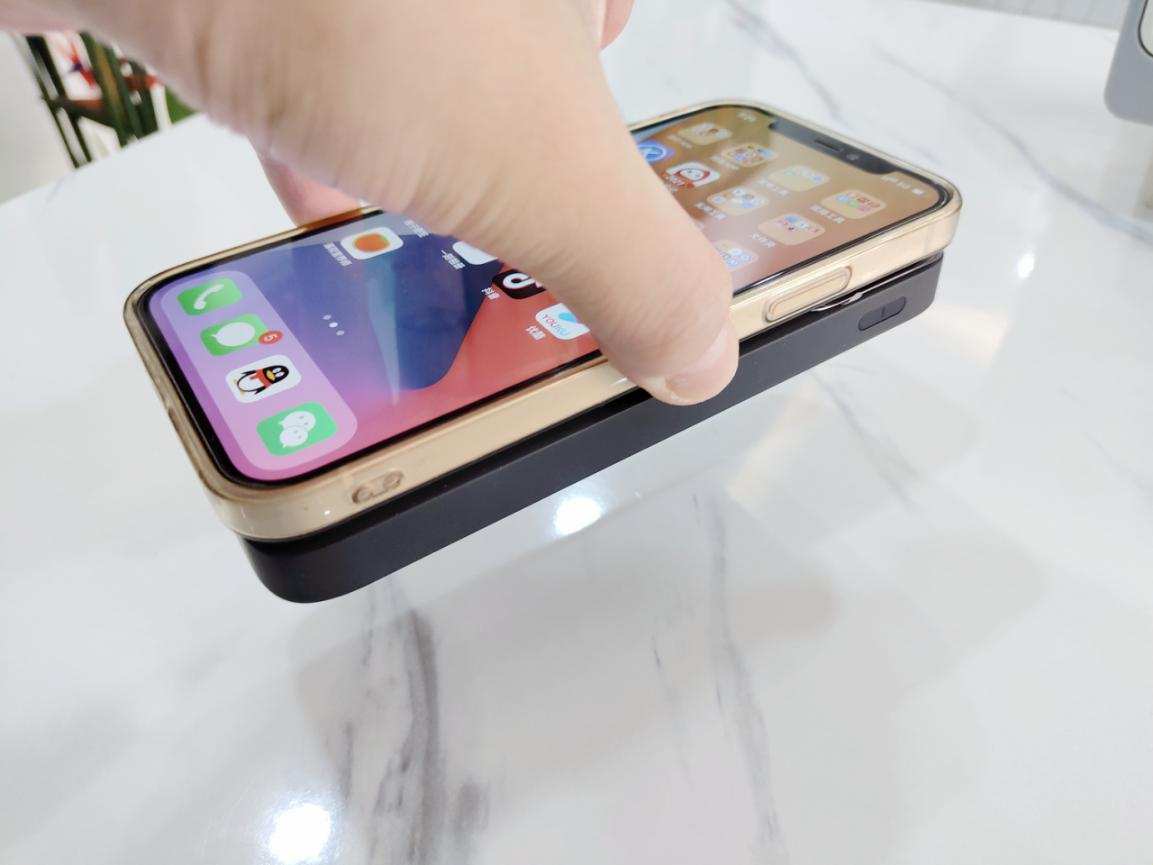 倍思无线快充移动电源怎么用,倍思40w无线超级闪充