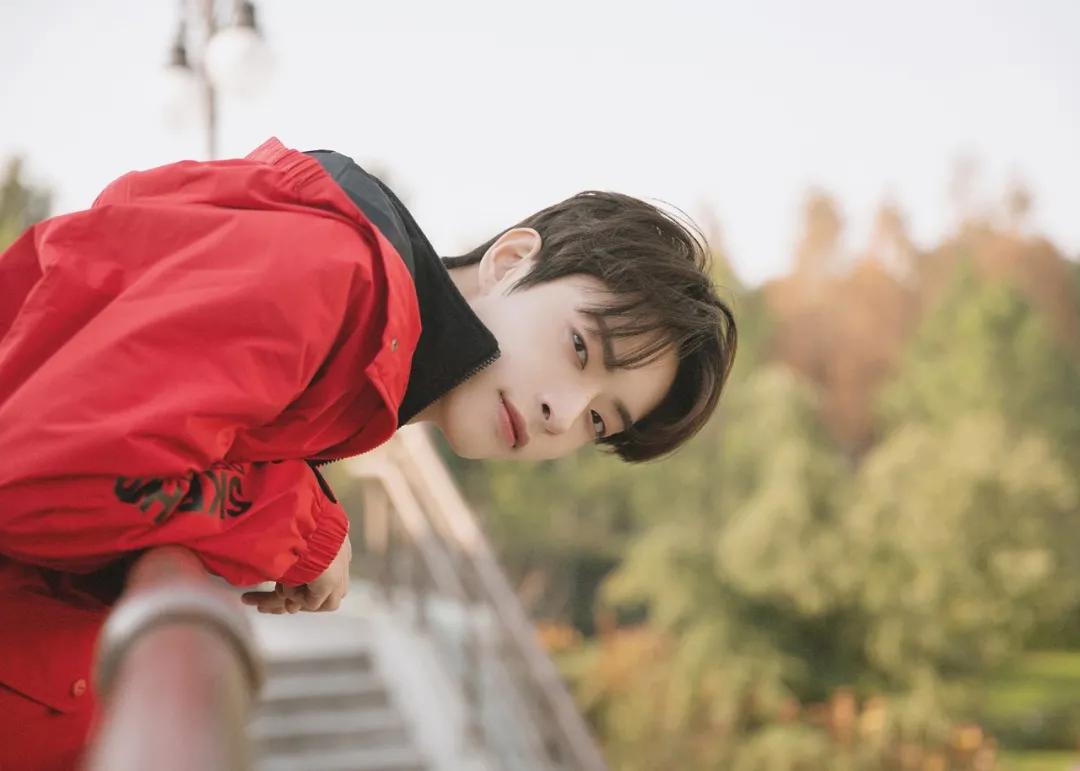 oner展示一下什么叫成年男团,成年男团oner三个野路子的人