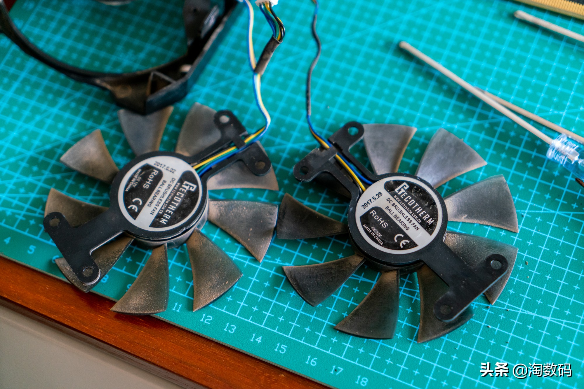 ￥399入手等效AMDRX580,2048sp的矿卡值不值？矿卡拆解烤机解析