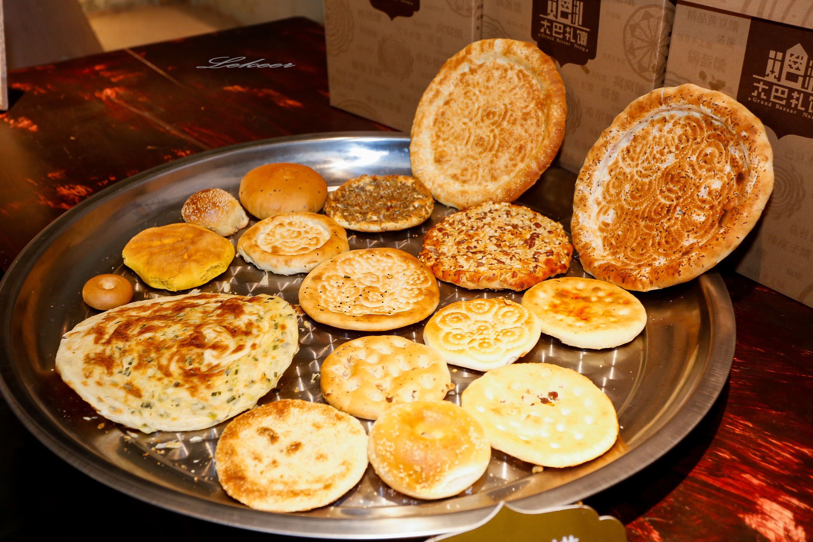 以成都人发誓冬季的乌市体感远比成都舒服而且美食美女也巨多