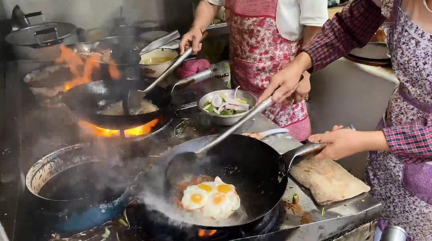 上海深夜苍蝇馆子,苍蝇馆子变网红上海最好吃江西菜