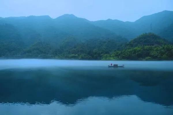 苏轼一生写了多少首诗词散文,苏轼共有多少首诗和多少首词