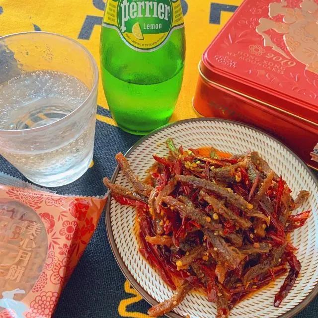 小龙虾味螺蛳粉,小龙虾味无骨鸡爪