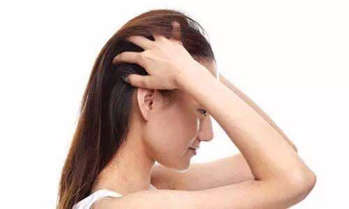 风热头痛按摩哪里可以缓解？中医推拿专家给你支四招