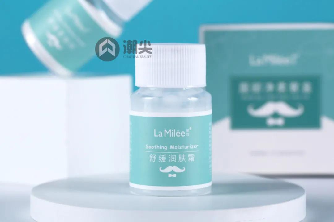 看你的小胡子这么可爱，一定是个男孩纸