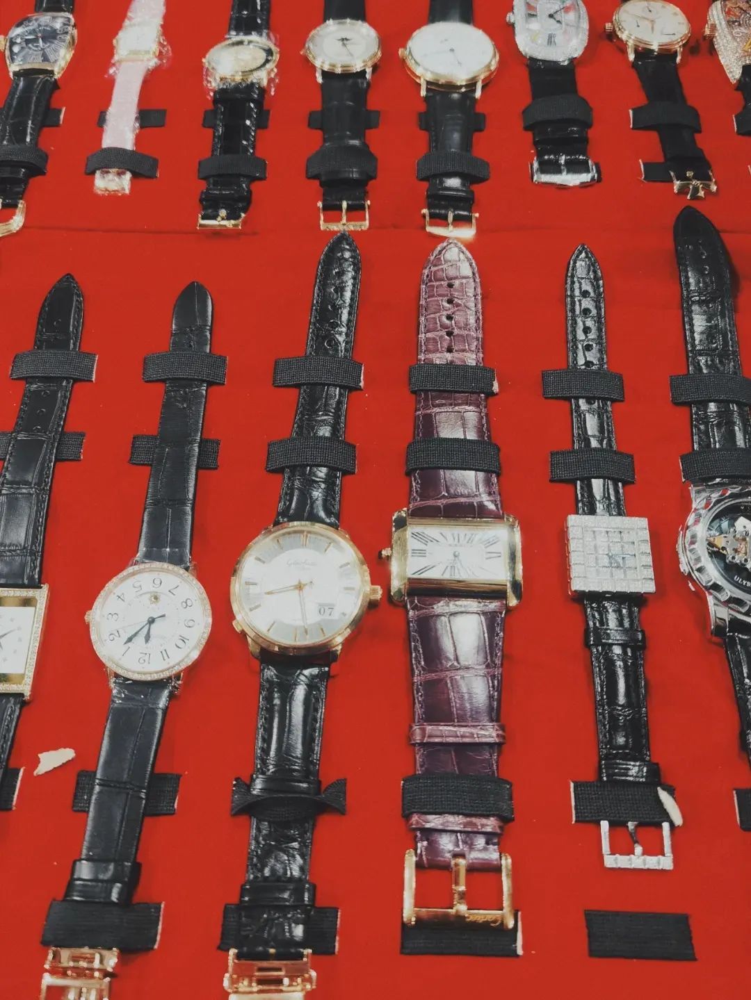 为什么古驰比香奈儿便宜,gucci和香奈儿哪个更高档