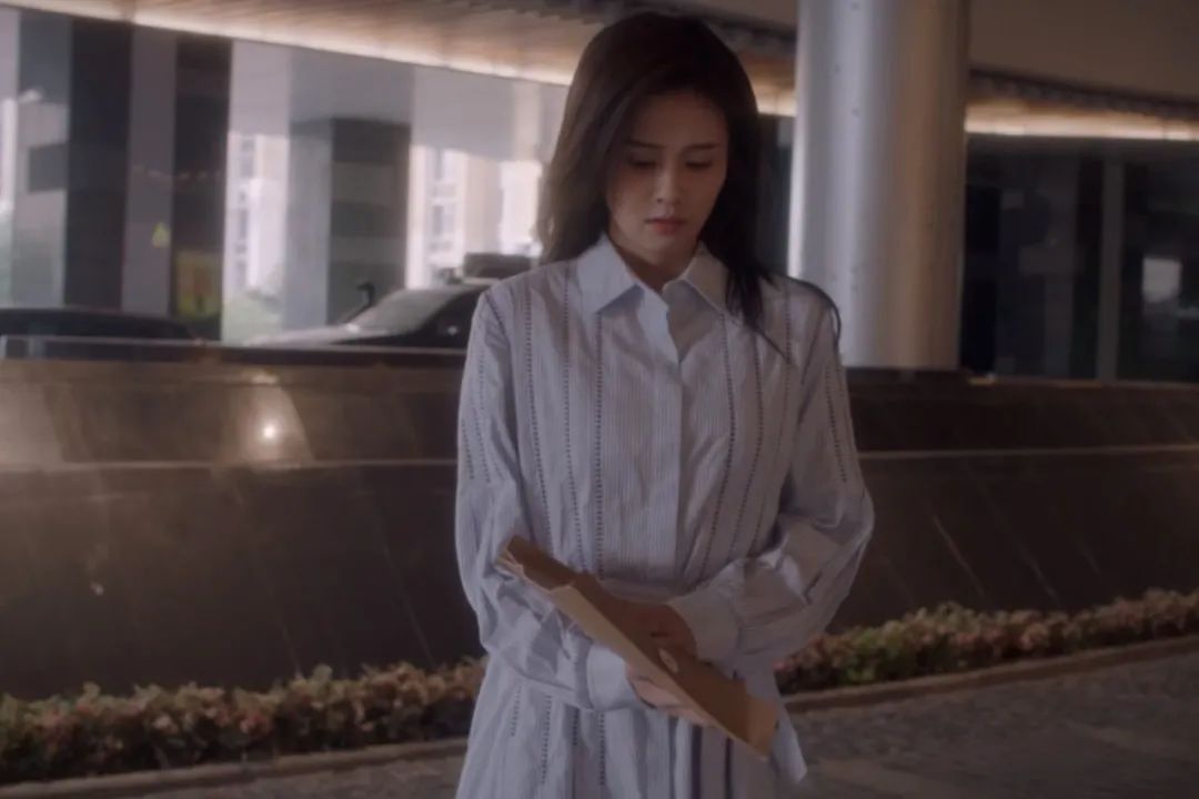 白鹿热剧《一生一世》：时宜的穿戴暗含哪些隐藏线索？