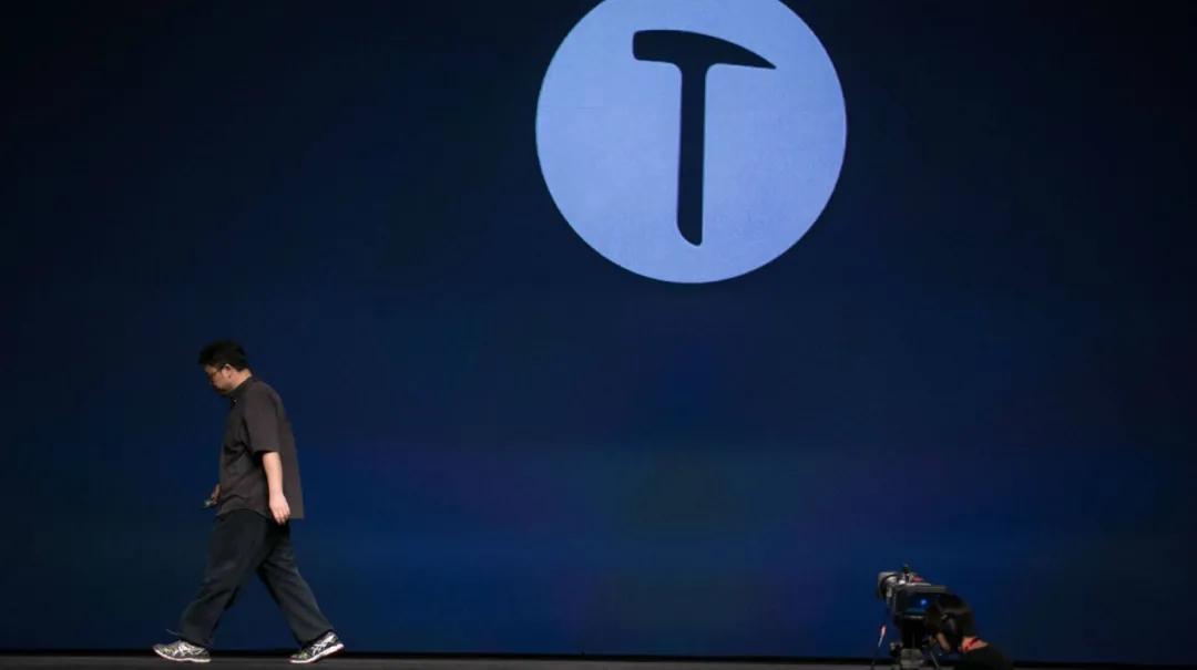 锤子科技不再研发坚果手机等产品；游族创始人林奇死于多种毒素