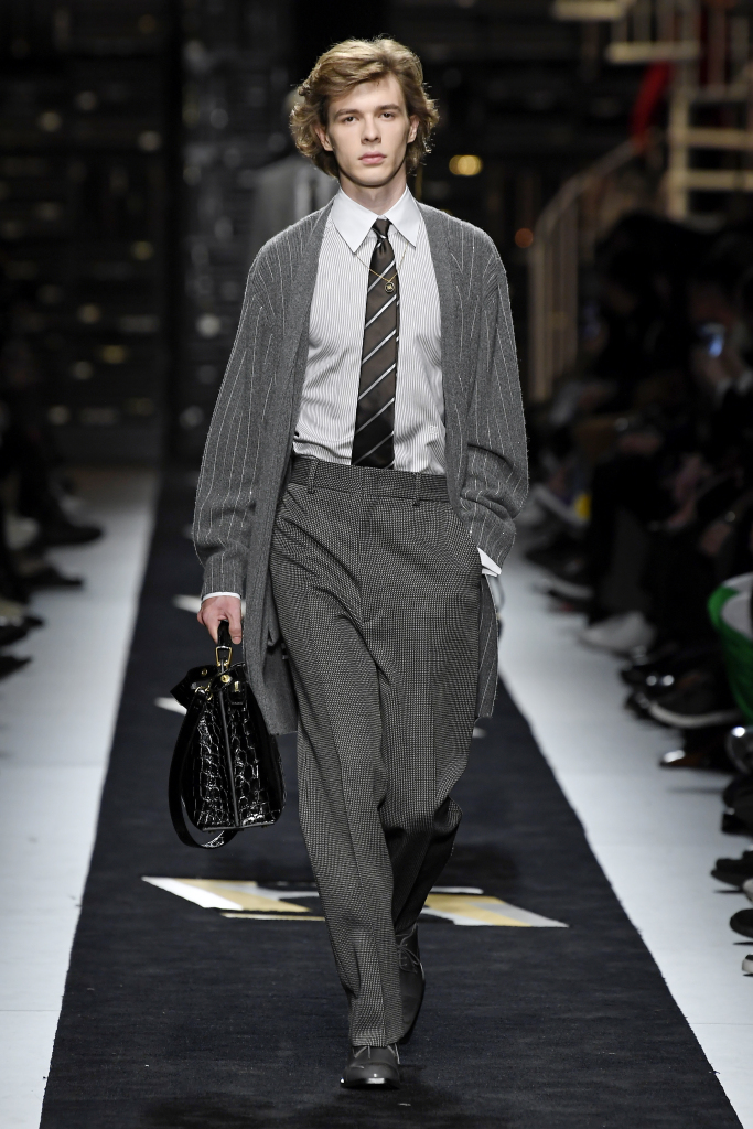 米兰时装周fendi2022春夏系列,米兰时装周2019秋冬fendi价钱