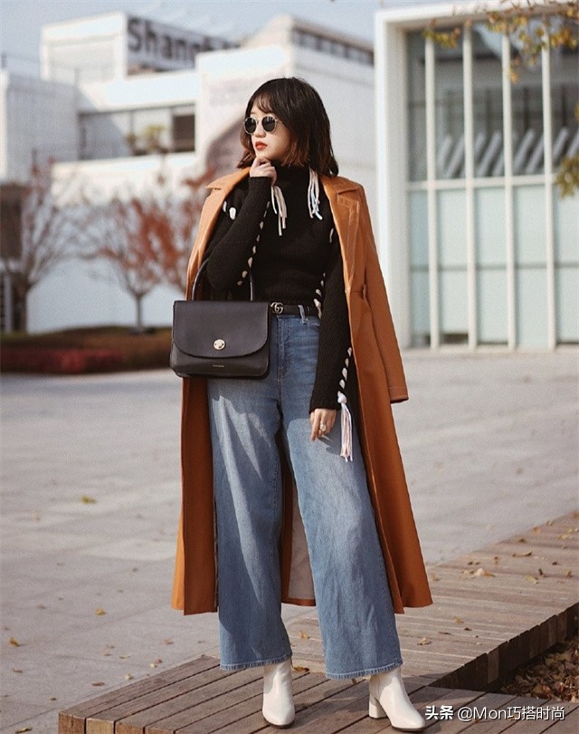 枣红色风衣内搭和鞋子怎样搭配,女式蓝色风衣搭配什么裤子和鞋子